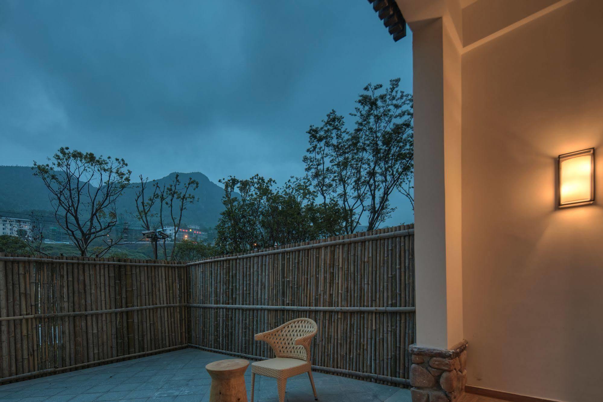 Holiday Inn Express Zhejiang Qianxia Lake By Ihg Qingtian Eksteriør billede